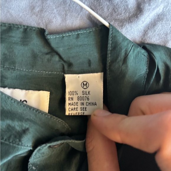 Stock Options 100% Silk Green Longsleeve Size Medium NWOT Comfy Button Up Blouse - Picture 13 of 16
